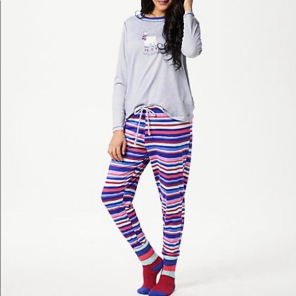 Cuddl Duds Other - Cuddl Duds Cozy Jersey Novelty Pajama Set W Socks